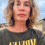 Gloria Carrá Instagram – Cae el sol 
  Se mete en el mar.

  Pidan deseos ✨
