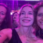 Gloria Carrá Instagram – Anoche en los @premiosgardel con amigas hermosas y talentosas @marieperticari @cataraybaud y @lanaprada 

Premiaron a @rusherking 😁🙏🏻❤️❤️ Alegría por él y por @angelatorres 
Premiaron a @milo.j  felicidad por @amecaceres_ 😜✨

Soy feliz si mis hijas lo son ❤️

Escuche a @lebondavidok  y a @fabitacontenta  una maravilla ✨
Vi a @mirandaenvivo  que son lo más y ganaron El Oro ✨✨

Y la genia de @lali  además de romperla toda en el escenario habló sobre el lesbicidio 🙏🏻❤️
Su voz suma por todos lados. Gracias!! 
 
Reír con amigas es lo mejor de la vida 😘