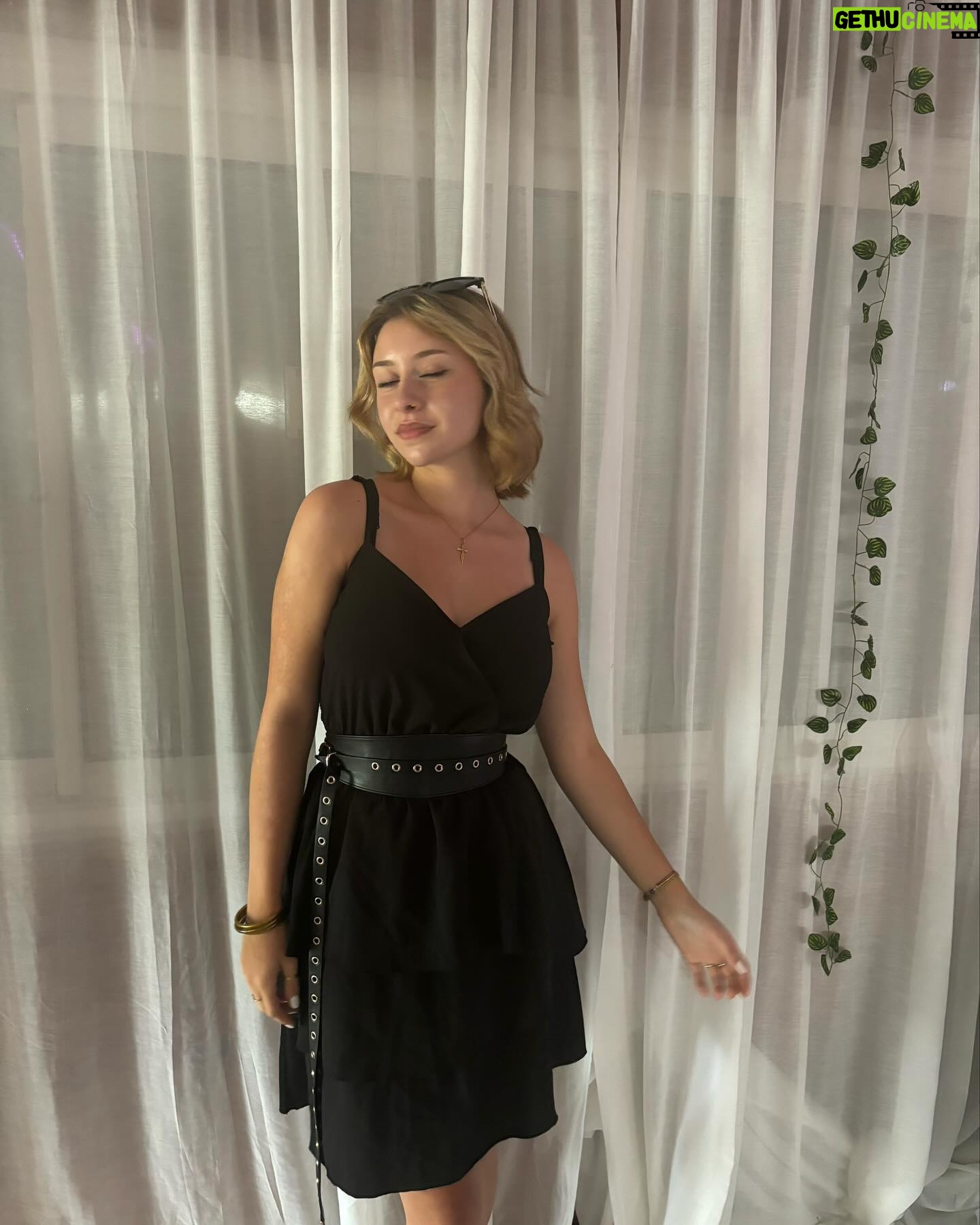 Gloria Palermo De Blasi - 3 Likes - 🖤