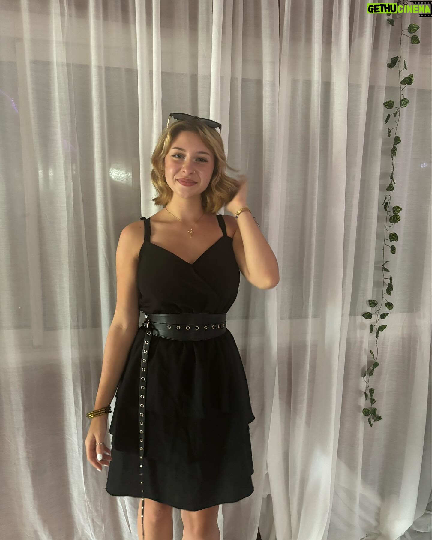 Gloria Palermo De Blasi - 3 Likes - 🖤
