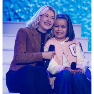 Gloria Palermo De Blasi Instagram - https://www.purepeople.com/media/exclusif-la-chanteuse-gloria-ancienne_m7652250

Romane dans Purepeople 🫣

#chanteuse #jeunechanteuse #emission #tv #télé #uniceffrance #unicef #parleràlalune #partage