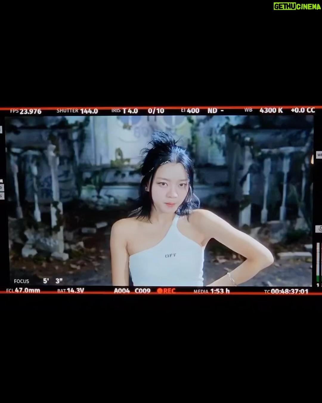 Go A-sung - 11.6K Likes - 드림스윗 ♥️ 이두나!
@skuukzky @_rianess @_simeez @janet.suhh
@netflixkr #이두나!
케이팝 메이크업 완벽하게 해준 @_leeeun
스타일리스트 윤진선생님
개인 댄스강습 @gngmnn 선생님
아이돌의 꿈을 이루어주신 이정효 감독님 감사합니다