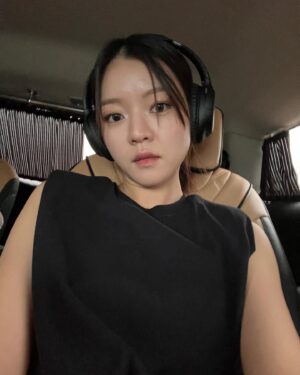 Go A-sung Instagram - 컴백이 아냐 데뷔한적 없으니까~
#이두나! #D-1 #특별출연 #아이돌고아성