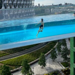 Go A-sung Instagram - Swimming in the sky