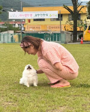 Go Eun-ah Instagram - 내가 좋아하고 사랑하는 모든것들이 담겨있는♡
꽃🌹아가들🐶 가족👨‍👩‍👧‍👦
아빠가 찍어준 사진❤

#방가네
@imxux9  @91_mir_0310