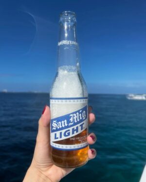Go Eun-ah Instagram - 너무 재밌었던 호핑투어🌊🍺
최고였다 👍 

#세부 #여행 #힐링