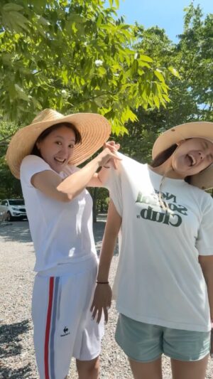 Go Eun-ah Instagram - 진짜로 비켜주세요....우릴 보는 눈만 수십개..
이 영상 찍을때 앞 옆으로 캠핑팀 4팀 

진짜 아무나 못한다이거...ㅋㅋㅋㅋㅋㅋㅋ
