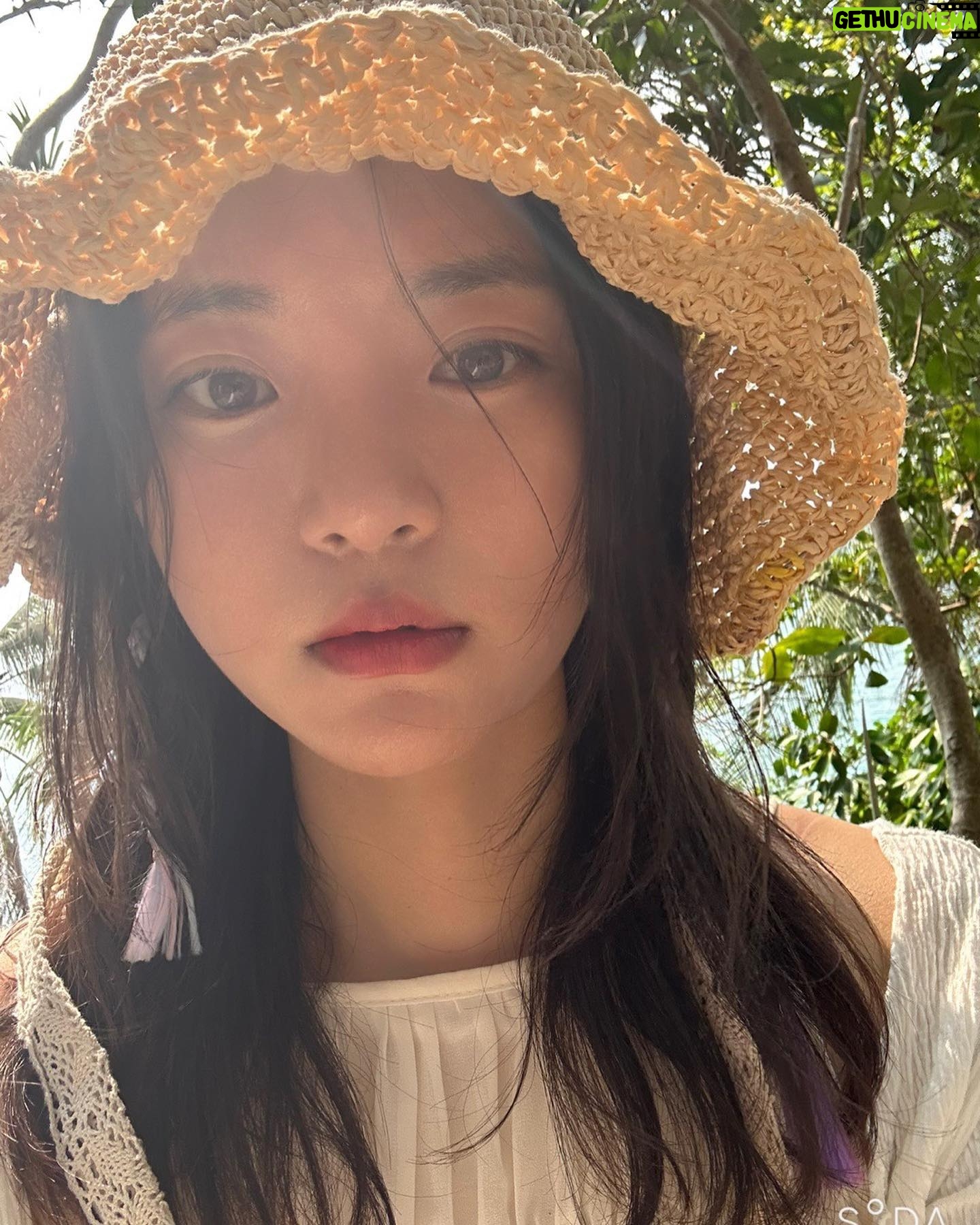 Go Bo-gyeol - 67.5K Likes - Love #Thailand 🧡🙈🌴