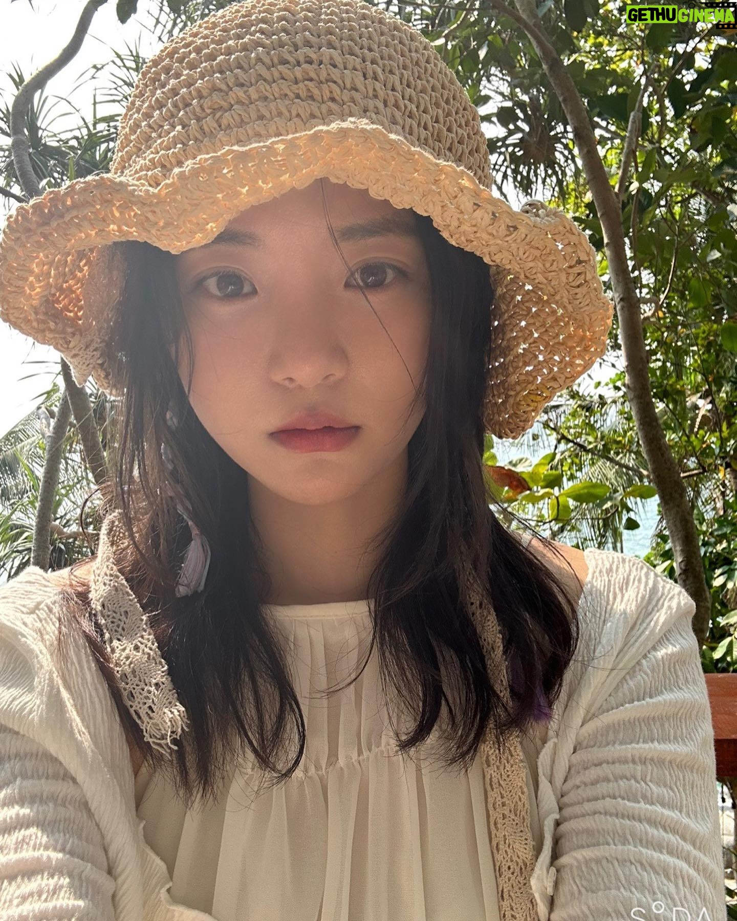 Go Bo-gyeol - 67.5K Likes - Love #Thailand 🧡🙈🌴
