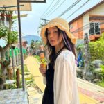 Go Bo-gyeol Instagram – Love #Thailand 🧡🙈🌴