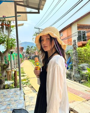 Go Bo-gyeol Instagram - Love #Thailand 🧡🙈🌴