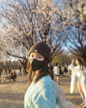 Go Bo-gyeol Instagram - April 💐 🌸요즘 날씨가 너무 좋네요..🌷좋은 주말 되세요🦄