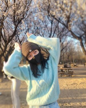 Go Bo-gyeol Instagram - April 💐 🌸요즘 날씨가 너무 좋네요..🌷좋은 주말 되세요🦄