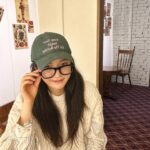 Go Bo-gyeol Instagram - 봄비가 내리는 날 📸🌺 곱슬머리😛 a spring rainy day