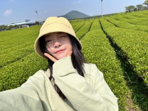 Go Bo-gyeol Instagram - 🐦❓ 
.
.
.
보이지 않아도 있는 새
