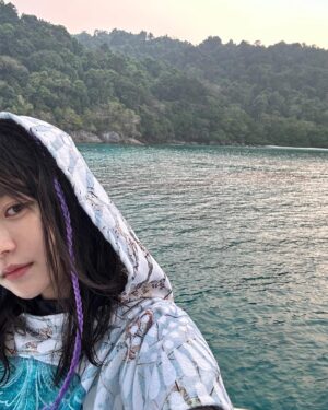 Go Bo-gyeol Instagram - Throw in the deep water #심연 💙🦋