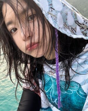 Go Bo-gyeol Instagram - Throw in the deep water #심연 💙🦋