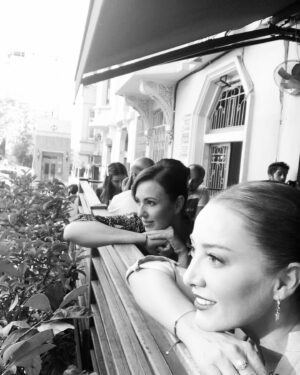 Gökçe Yanardağ Instagram - Hepimizin vardır elbet ...
Benim de Elini tutup bırakmayacağım bir @dolibom  um var , Hamdolsun 🙏🏼 👍🏼❤️🙏🏼🧿🌸