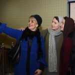 Golab Adine Instagram - "بانوى محبوب من" ١٧ و ١٨ بهمن ساعت ١٧ ٥-اگر مايليد برگ بزنيد: ادامه ى آلبوم عكس هنرمندان عزيز و گرامى كه به تماشاى ما نشستند
