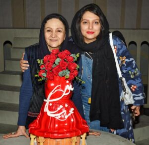 Golab Adine Instagram - در ادامه ى پست  پيشين
اگر مايليد برگ بزنيد