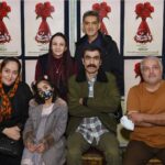 Golab Adine Instagram - ديگر تمديدى در كار نيست.آخرين اجرا ساعت٢/٣٠جمعه ١٥ بهمن خواهد بود ٣-اگر مايليد برگ بزنيد:هنرمندان عزيز و گرامى كه به ديدن كار ما نشستند #بانوی_محبوب_من #