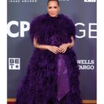 Golda Rosheuvel Instagram - The 55th NAACP Image Awards. @queencharlottebridgerton wins Outstanding drama series. Congratulations to all the cast and crew who worked on this show. To our exquisite writer @shondarhimes and director of all episodes @tomverica Long May you reign. The Glam team Styling @jasonrembert Hair @dionnesmithhair Makeup @makeupbyejgregory Wearing @naeemkhannyc Jewels @sterlingforever 🫶🏾🫶🏾🫶🏾🫶🏾 @gettyentertainment @itsrobinlori