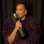 Golda Rosheuvel Instagram - The 55th NAACP Image Awards. @queencharlottebridgerton wins Outstanding drama series. Congratulations to all the cast and crew who worked on this show. To our exquisite writer @shondarhimes and director of all episodes @tomverica Long May you reign. The Glam team Styling @jasonrembert Hair @dionnesmithhair Makeup @makeupbyejgregory Wearing @naeemkhannyc Jewels @sterlingforever 🫶🏾🫶🏾🫶🏾🫶🏾 @gettyentertainment @itsrobinlori