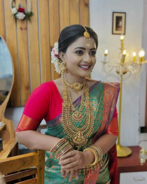Gomathi Priya Instagram - #gomathipriya #priyabalakumaran #priyabalakumaran_gp #gp #nothingbutpriya #oviya #bhanu #valli #meena #radhika #revathy #madurai #chennai #hyderabad #thiruvanthapuram #traditional #sarees #bridal #weddinglook #mugurtham #behappy #bekind #blessed #keralabride