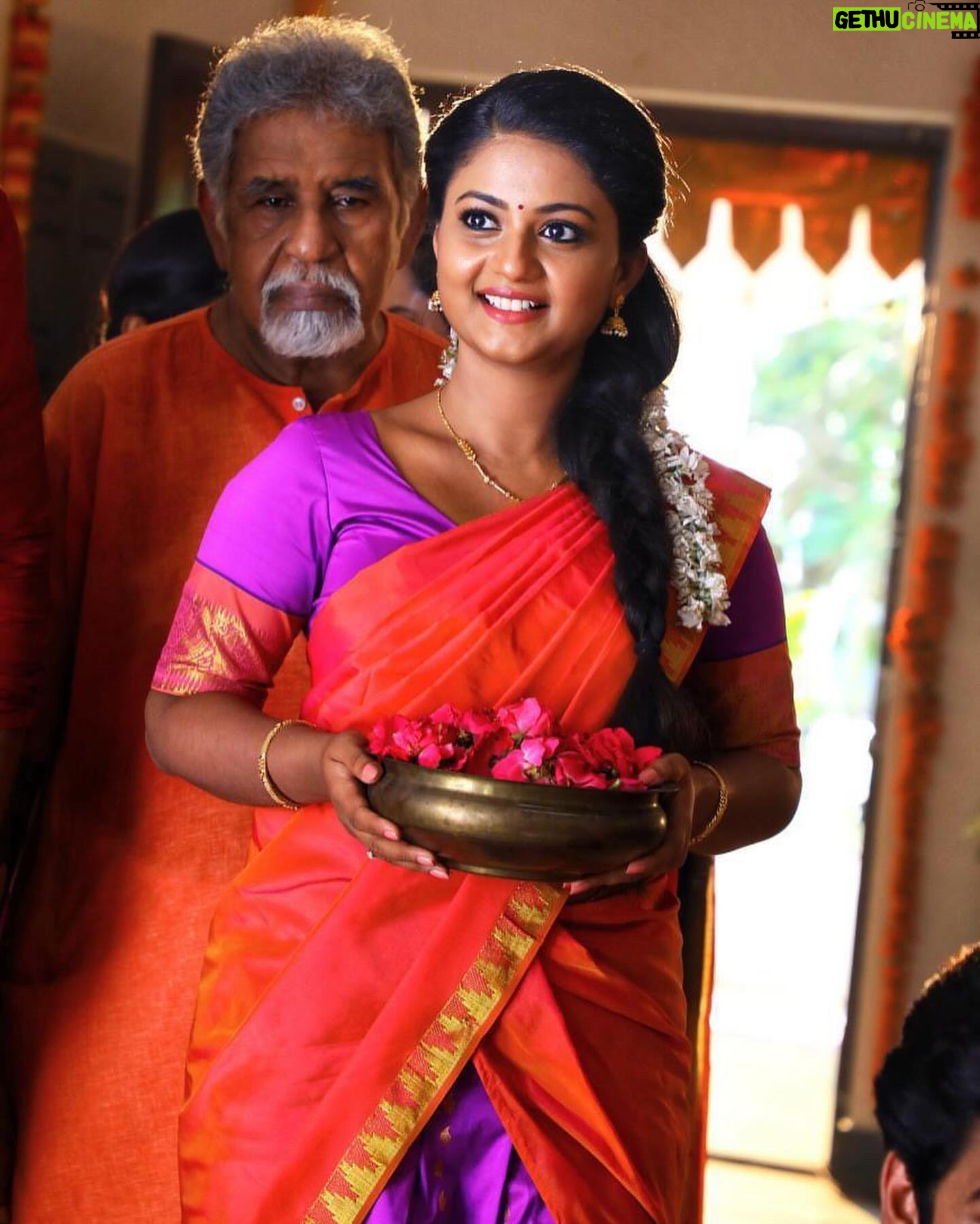 Gomathi Priya - 3 Likes - #valli #shanmugavalli #velaikkaran #memories #throwback #television #vijaytv #gomathipriya #priyabalakumaran #priyabalakumaran_gp #gp #nothingbutpriya #actress #behappy #bekind #blessed pictures @sakthipriyanci1