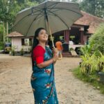 Gomathi Priya Instagram - Too much in mind but nothing to say #gomathipriya #priyabalakumaran #priyabalakumaran_gp #gp #nothingbutpriya #meena #revathy #siragadikkaaasai #chempaneerpoovu #vijaytelevision #asianet #television #actress #mazhai #rain #nature #climate #location #vibe #naturelover