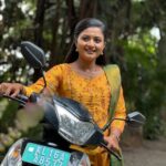 Gomathi Priya Instagram - Outfit @instorefashions #revathy #chempaneerpoovu #asianet #malayalam #television #gomathipriya #priyabalakumaran #priyabalakumaran_gp #gp #nothingbutpriya #thiruvanthapuram #behappy #bekind #blessed #instore #salwarsuits