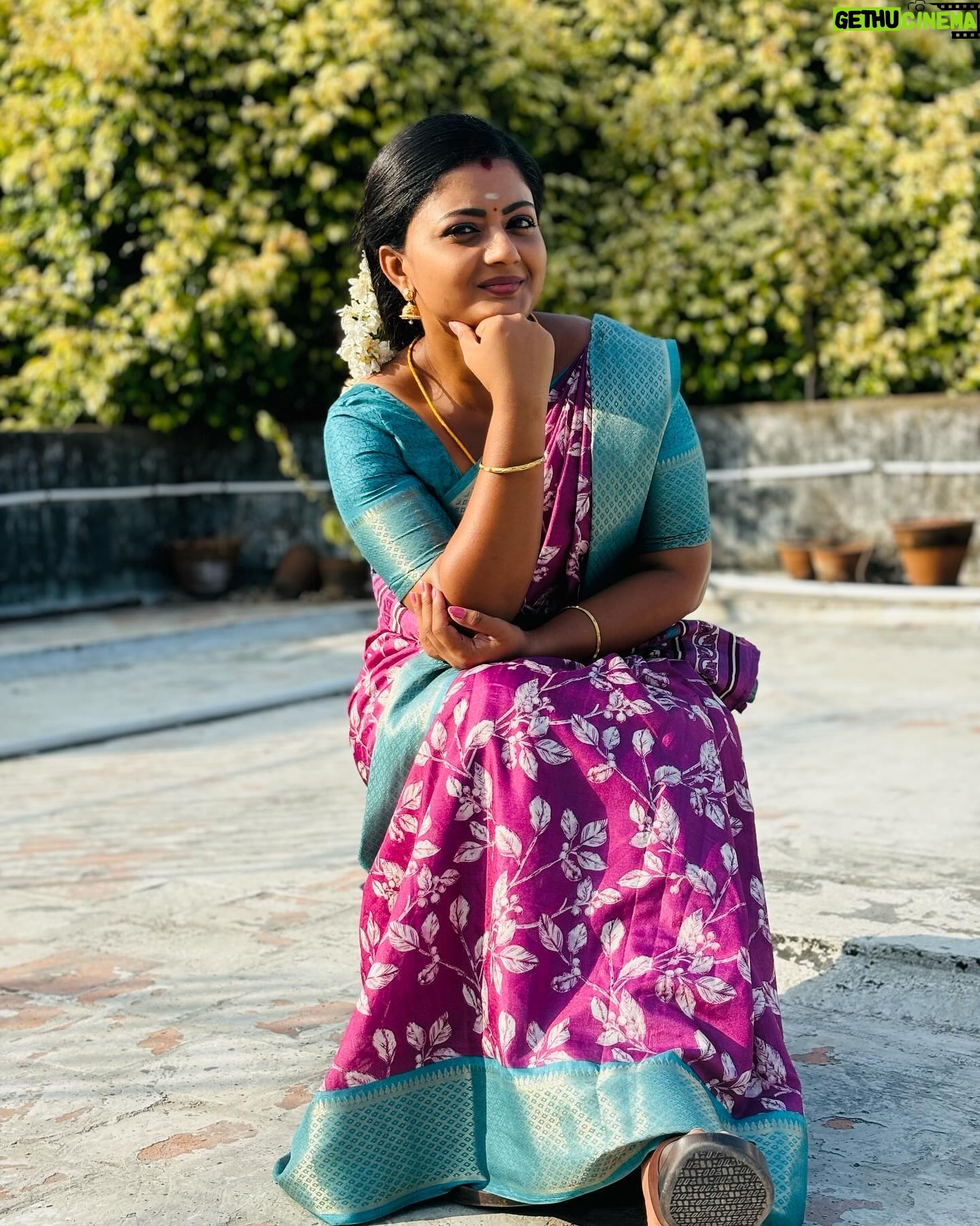 Gomathi Priya - 3 Likes - #meena #siragadikkaaasai #vijaytelevision #viktan #beingmeena #gomathipriya #priyabalakumaran #priyabalakumaran_gp #gp #nothingbutpriya #bepositive #sareelove #traditional #bekind #spreadlove Saree @vallis_vaseha