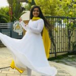 Gomathi Priya Instagram – When a girl is cute, intelligent,and Caring….
Then it’s clear her height is small  Am I right ?? 😉 #gomathipriya #priyabalakumaran #priyabalakumaran_gp #gp #nothingbutpriya #oviya #bhanu #valli #meena #radhika #revathy #madurai #chennai #hyderabad #thiruvananthapuram #actress #lifestyle #television #behappy #bekind #blessed