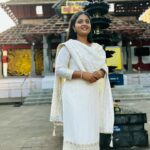 Gomathi Priya Instagram - The true secret of happiness lies in taking a genuine interest in all the details of daily life. #devotional #thali #thalishivatemple #kozhikode #calicut #shivantemple #prayers #gomathipriya #priyabalakumaran #priyabalakumaran_gp #gp #nothingbutpriya #newbegginings❤️ #malayalam #television #actress #mallywood #blissed #behappy #bekind #spreadlove #blessed #revathy #chempaneerpoovu #asianet