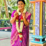 Gomathi Priya Instagram - #meena #siragadikkaaasai #vijaytelevison #vikatan #300episodes #celebration #behappy #bekind #blessed #gratitude #thanksalot #gomathipriya #priyabalakumaran #priyabalakumaran_gp #gp #nothingbutpriya #mumee #support #love #care #happy300