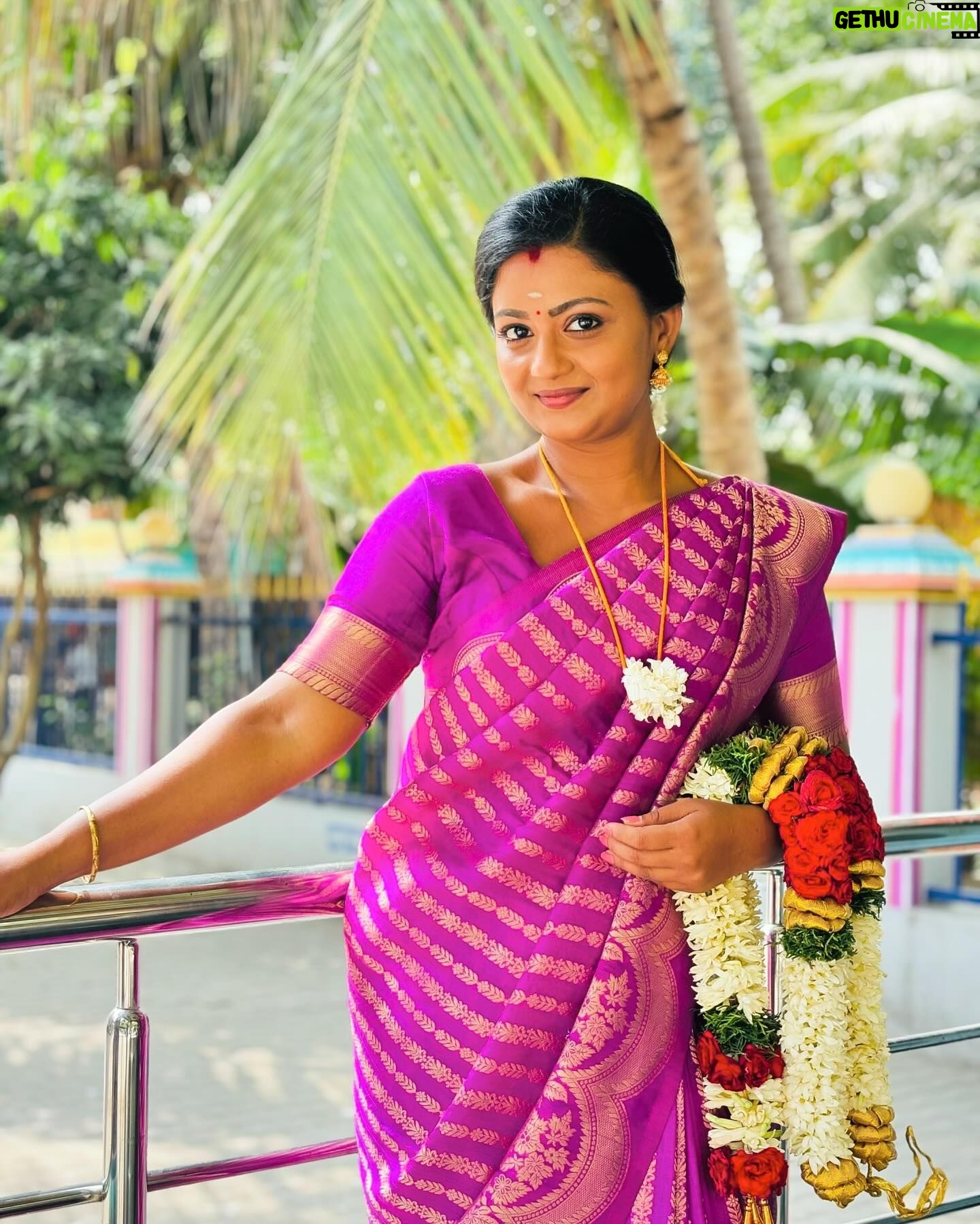 Gomathi Priya - 3 Likes - #meena #siragadikkaaasai #vijaytelevison #vikatan #300episodes #celebration #behappy #bekind #blessed #gratitude #thanksalot #gomathipriya #priyabalakumaran #priyabalakumaran_gp #gp #nothingbutpriya #mumee #support #love #care #happy300