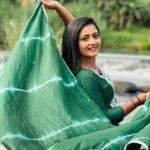 Gomathi Priya Instagram - விழிகளுக்குள் நீயிருக்கும் வரை என் கனவுகளும் தொடரும்... #reavthy #chempaneerpoovu #asianet #television #malayalam #gomathipriya #priyabalakumaran #priyabalakumaran_gp #gp #nothingbutpriya #meena #siragadikkaaasai #vijaytelevision #green #kurti #instore Outfit @instorefashions