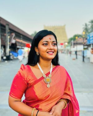 Gomathi Priya Instagram - #birthday #2024 #devotional #vibes #blessed #gomathipriya #priyabalakumaran #priyabalakumaran_gp #gp #nothingbutpriya #oviya #bhanu #valli #meena #radhika #revathy #siragadikkaaasai #chempaneerpoovu #tamil #telugu #malayalam #chennai #hyderabad #thiruvananthapuram #television #actress #behappy #bekind #spreadlove
