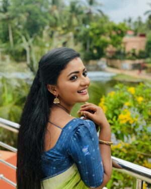 Gomathi Priya Instagram - The Wound is not your fault
But healing is your responsibility  Heal yourself ❤️‍🩹 ➡️❤️ #nature #healyourself #loveyourself #love #selfcare #gomathipriya #priyabalakumaran #priyabalakumaran_gp #gp #nothingbutpriya #oviya #bhanu #valli #meena #radhika #revathy #behappy #bekind #blessed  Pictures @arun_olympion_official