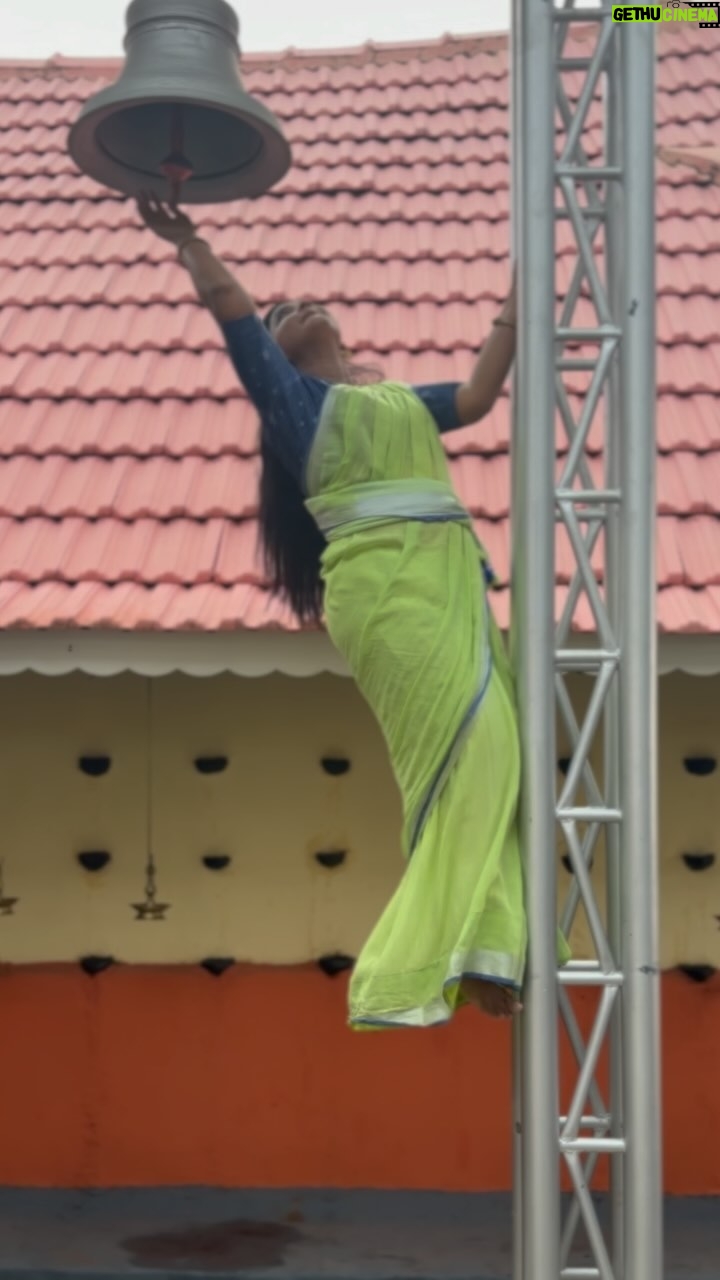 Gomathi Priya - 68.1K Likes - Finally I ringed and his reaction 😉😝🤣😂 @arun_olympion_official #trending #trendingreels
#reelkarofeelkaro #reelitfeelit
#reelsinstagram #oviya #bhanu #meena #valli #radhika #revathy #madurai #chennai #hyderabad #thiruvanthapuram #behappy #bekind #blessed #siragadikkaaasai #chempaneerpoovu #vijaytelevision #asianet #shotoniphone #iphone15 #gomathipriya #priyabalakumaran #priyabalakumaran_gp #gp #nothingbutpriya Video @navaneethmakeupartist