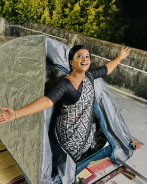 Gomathi Priya Instagram - If you have seen my talkative and funny side then trust me you are damn special to me..!! 😉🫰😍 #gomathipriya #priyabalakumaran #priyabalakumaran_gp #gp #nothingbutpriya #oviya #bhanu #valli #meena #radhika #revathy #tamil #telugu #malayalam #actress #television #lifestyle #passion #acting #workholic #behappy #bekind #blessed #special #friends #besties  Pictures @as_comrade05