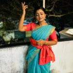 Gomathi Priya Instagram - சங்கீத ஸ்வரங்கள் ஏழே கணக்கா இன்னும் இருக்கா என்னவோ மயக்கம் #sangeetha #swarangal #tamilsong #oldisgold #meena #siragadikkaaasai #vijaytelevision #vikatan #gomathipriya #priyabalakumaran #priyabalakumaran_gp #gp #nothingbutpriya #tamil #televison #actress #behappy #bekind #blessed Saree @vallis_vaseha Blouses designed @sdfashion3747