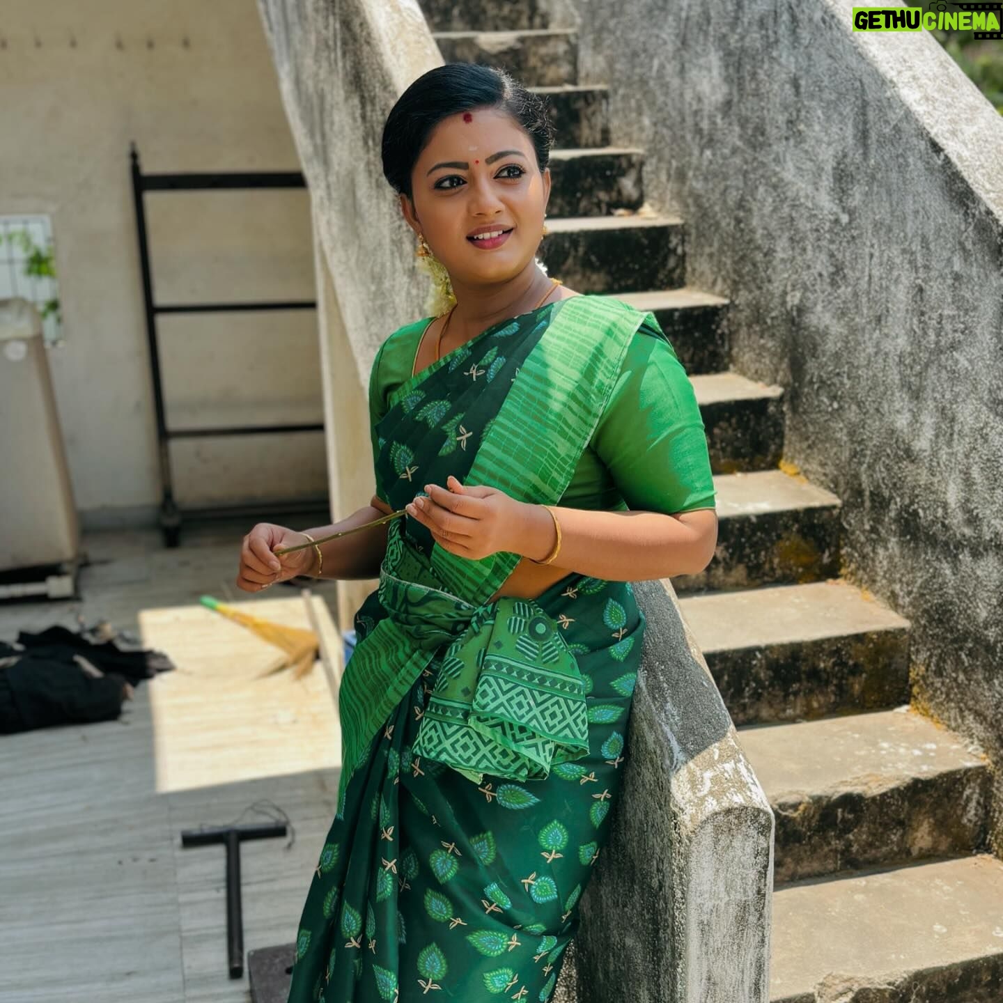 Gomathi Priya - 3 Likes - Meena ❤️💐 #meena #siragadikkaaasai #vijaytelevision #vikatan #saree #traditional #gomathipriya #priyabalakumaran #priyabalakumaran_gp #gp #nothingbutpriya #behappy #bekind #blessed saree @ksk_sarees Blouse Desgin @befabulla_boutique