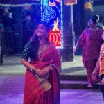 Gomathi Priya Instagram - My first ever Pongal celebration in Chennai My longtime wish to #kapaleeshwarartemple Special love to @shanthinimathivanan We do not remember days, we remember moments. #wellspent #devotional #vibes #moments #memories #blessed #temple #god #pongal #celebration #kapaleeshwarartemple #shivan #amman #shanthini #gomathipriya #priyabalakumaran #priyabalakumaran_gp #gp #nothingbutpriya #mylapore #filtercoffee #kovil #kovilprasadham #traditional #sareelove #red #green #2024 Saree @clothingstorebymithra Bangles @adee_bangles
