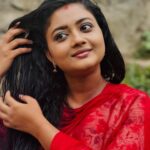 Gomathi Priya Instagram – அம்மாடியோ நீ தான் இன்னும் சிறுபிள்ளை ✨☺️ #nillavea #gomathipriya #priyabalakumaran #priyabalakumaran_gp #gp #nothingbutpriya #actress #television #oviya #bhanu #valli #meena #radhika #revathy #behappy #bekind #blessed #tamil #telugu #malayalam #songs #nature #madurai #chennai #hyderabad #thiruvanthapuram  Picture @navaneethmakeupartist