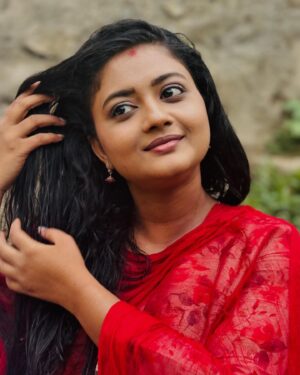 Gomathi Priya Instagram - அம்மாடியோ நீ தான் இன்னும் சிறுபிள்ளை ✨☺️ #nillavea #gomathipriya #priyabalakumaran #priyabalakumaran_gp #gp #nothingbutpriya #actress #television #oviya #bhanu #valli #meena #radhika #revathy #behappy #bekind #blessed #tamil #telugu #malayalam #songs #nature #madurai #chennai #hyderabad #thiruvanthapuram  Picture @navaneethmakeupartist