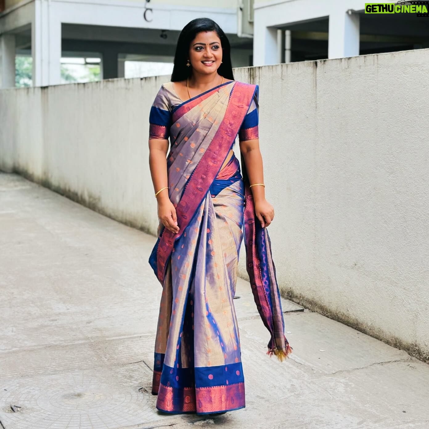 Gomathi Priya - 3 Likes - The strongest people are the ones who are still kind after the world tore them apart #gomathipriya #priyabalakumaran #priyabalakumaran_gp #gp #nothingbutpriya #meena #revathy #siragadikaaasai #chempaneerpoovu #asianet #vijaytelevison #vikatan #actress #saree #traditional Blouse design @sdfashion3747 Camera 📷 @_pradeep_5432
