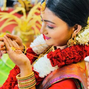 Gomathi Priya Instagram - #revathy #chempaneerpoovu #asianet #mangalyam #keralastyle #wedding #traditional #saree #kasavu #bride #gomathipriya #priyabalakumaran #priyabalakumaran_gp #gp #nothingbutpriya #thali #behappy #blessed #spreadlove #spreadpositivevibes #bekind #television #actress #newlook
