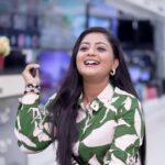 Gomathi Priya Instagram – Get the Samsung Smart Tizen TV at Sathya! Use it as a computer too. Enjoy a 33% discount, save ₹24,900, and get up to ₹5,000 cashback. Don’t miss this offer—visit Sathya today and grab yours!

#SamsungSmartTV #SathyaDeals #SmartTizenTV #DiscountOffer #SaveBig #cashbackoffer #gomathipriya #priyabalakumaran #priyabalakumaran_gp #gp #nothingbutpriya