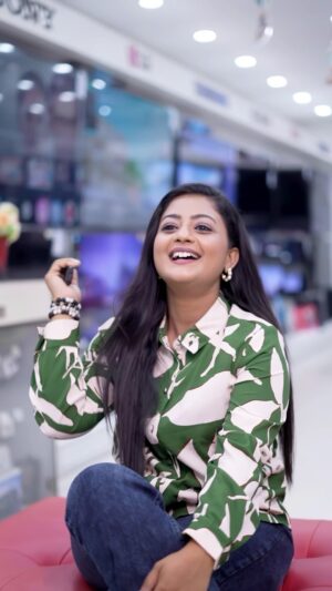 Gomathi Priya Instagram - Get the Samsung Smart Tizen TV at Sathya! Use it as a computer too. Enjoy a 33% discount, save ₹24,900, and get up to ₹5,000 cashback. Don’t miss this offer—visit Sathya today and grab yours!

#SamsungSmartTV #SathyaDeals #SmartTizenTV #DiscountOffer #SaveBig #cashbackoffer #gomathipriya #priyabalakumaran #priyabalakumaran_gp #gp #nothingbutpriya